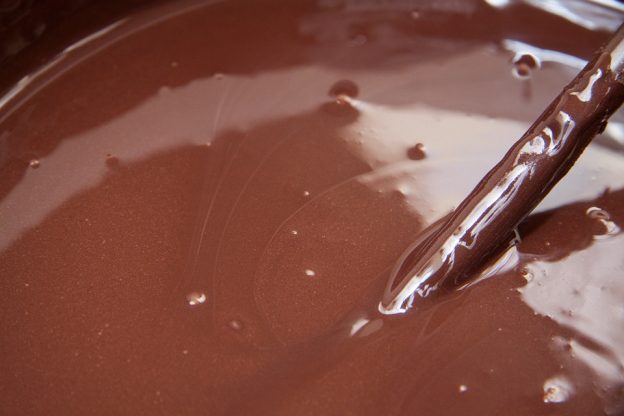 Teknik dan Cara Melelehkan Coklat Yang Benar
